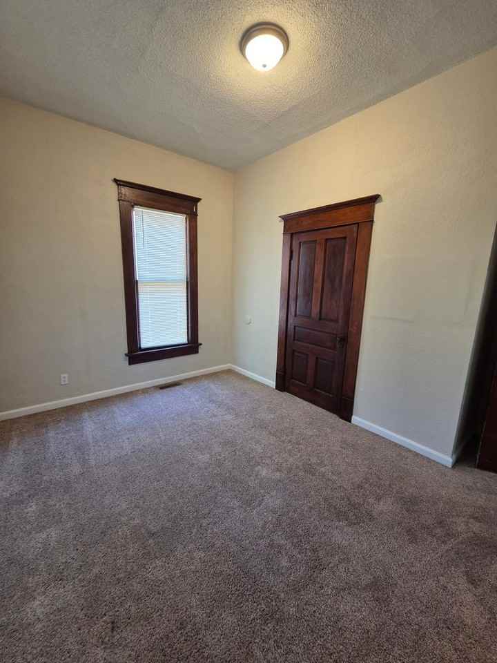 1530 S Topeka Ave - Photo 7 of 16