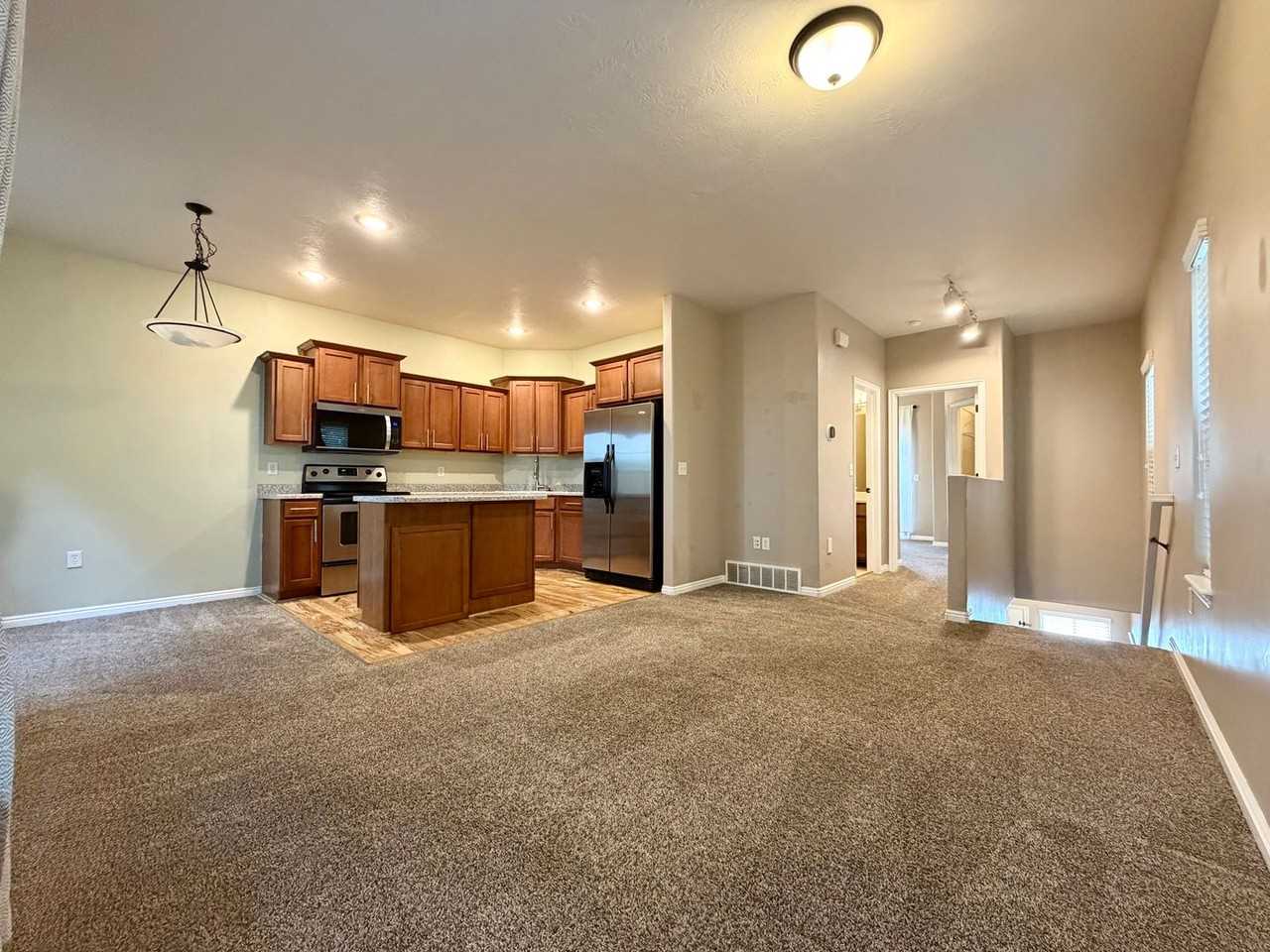 14791 S Chandlerpoint Way - Photo 4 of 23
