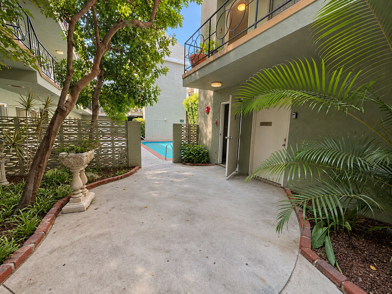 333 Jackson St - Photo 2 of 9