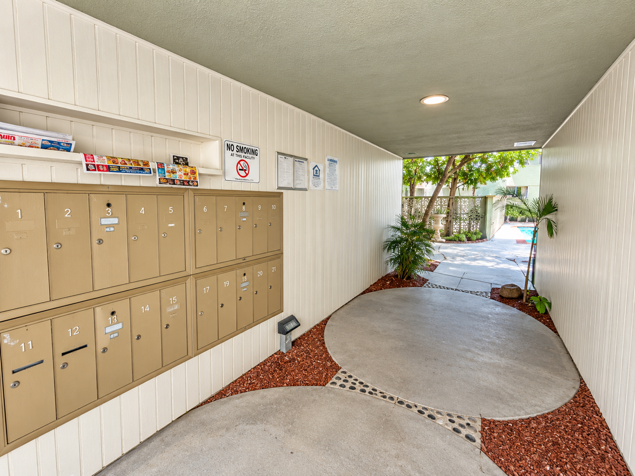 333 Jackson St - Photo 3 of 9