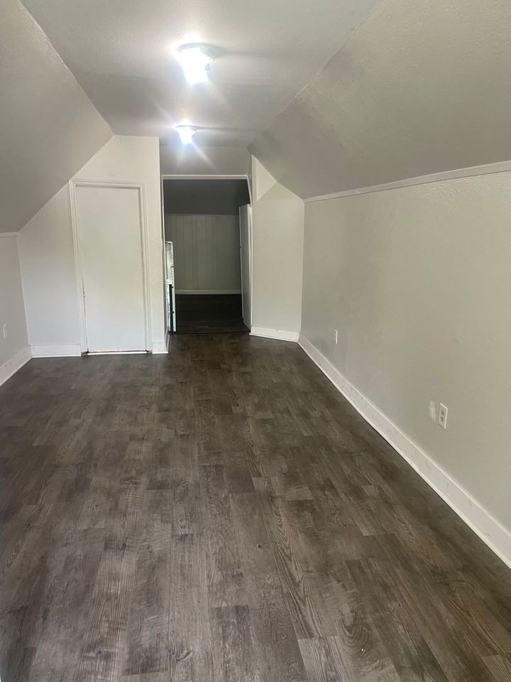 706 Washington Ave - Photo 2 of 11