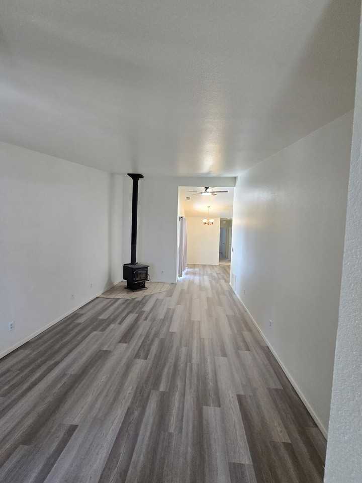 1275 Alicia Cir - Photo 3 of 15