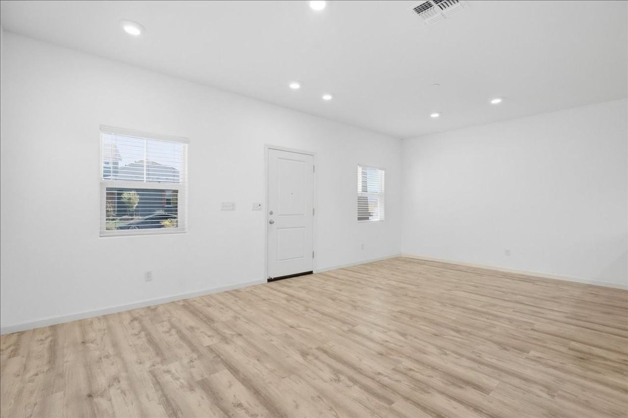 1229 Rojo St - Photo 5 of 31