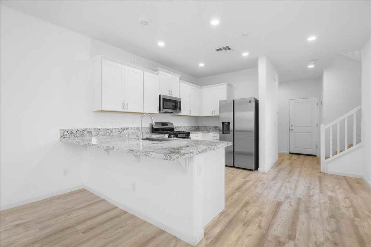 1229 Rojo St - Photo 7 of 31