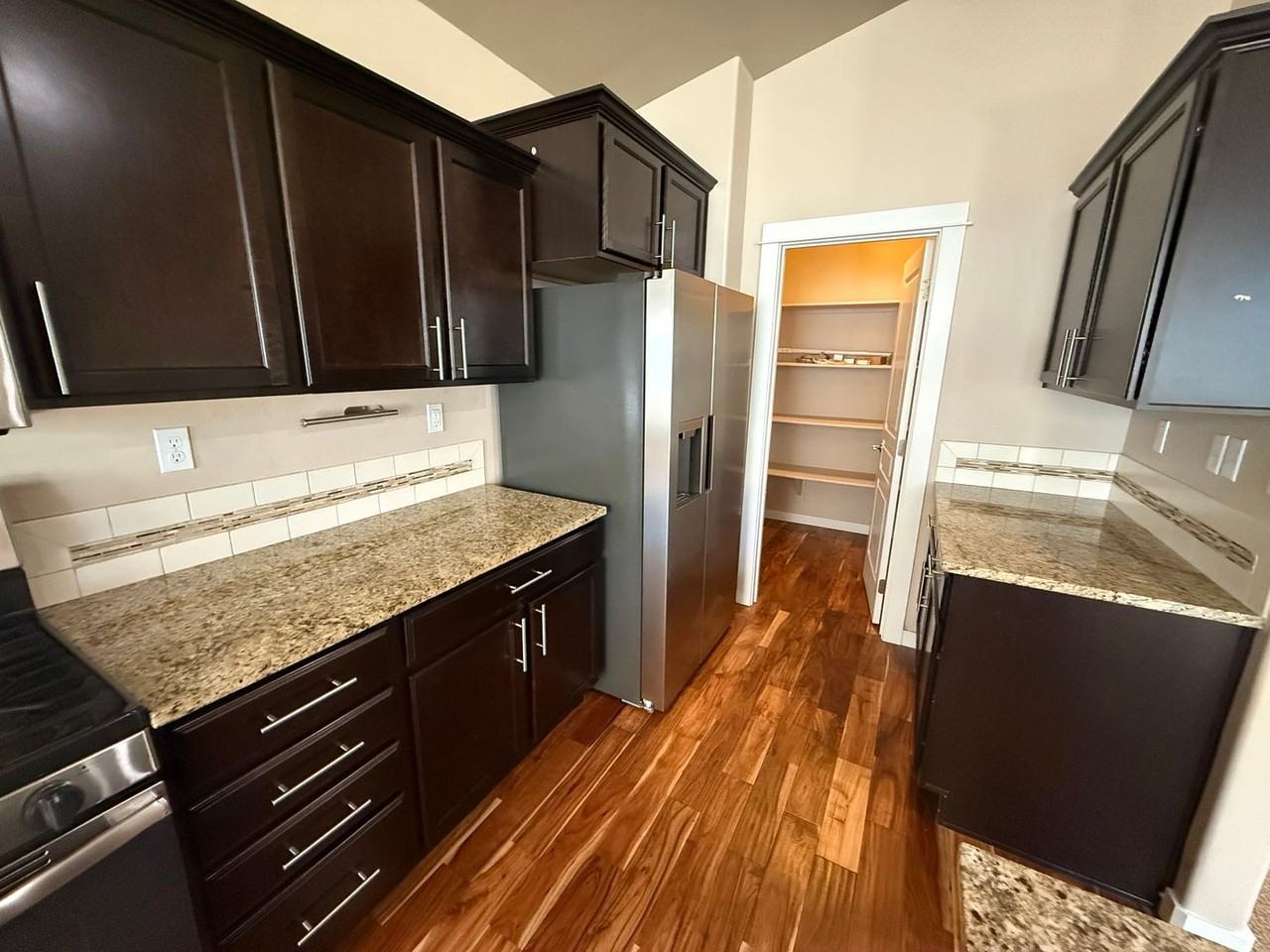 12507 W Darby St - Photo 4 of 35
