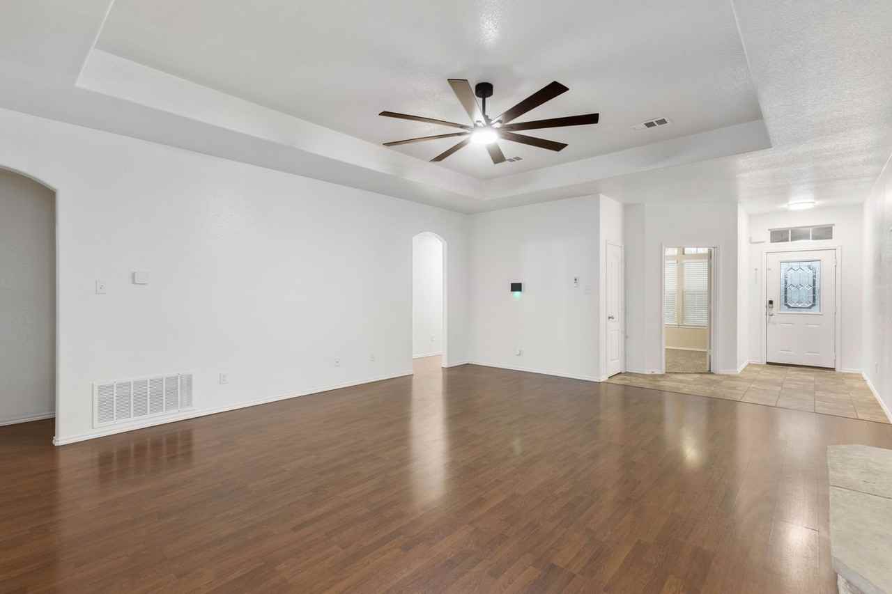 207 Black Walnut Ct - Photo 3 of 26