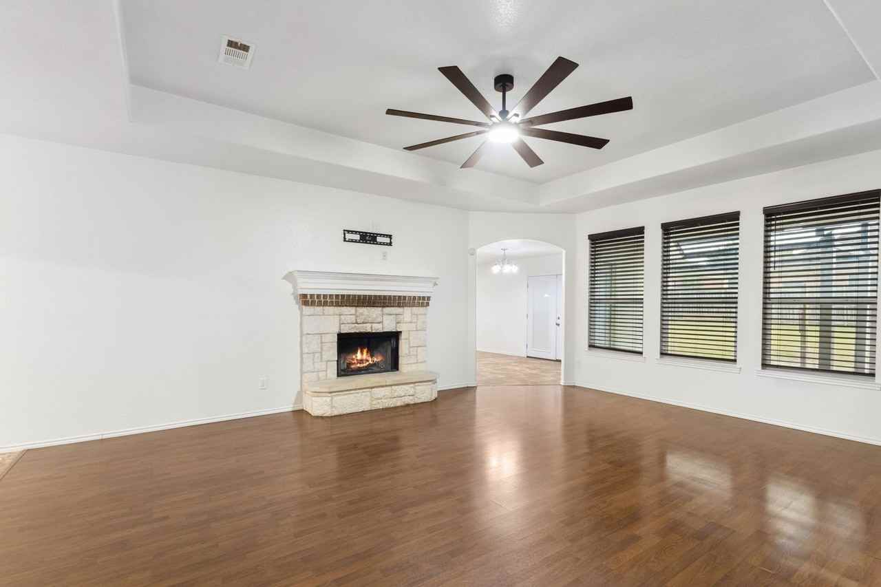 207 Black Walnut Ct - Photo 4 of 26