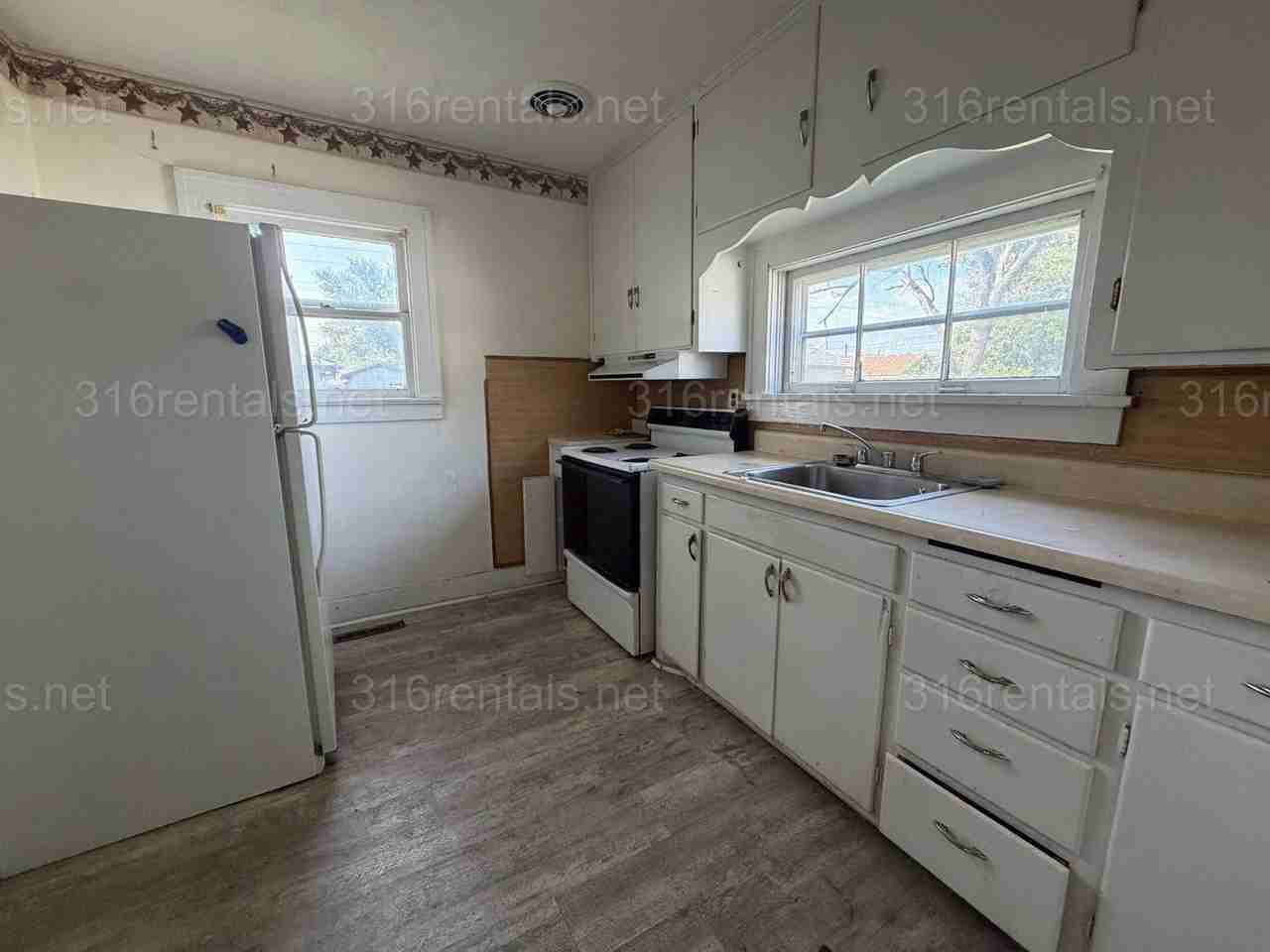 511 S Magnolia St - Photo 5 of 6