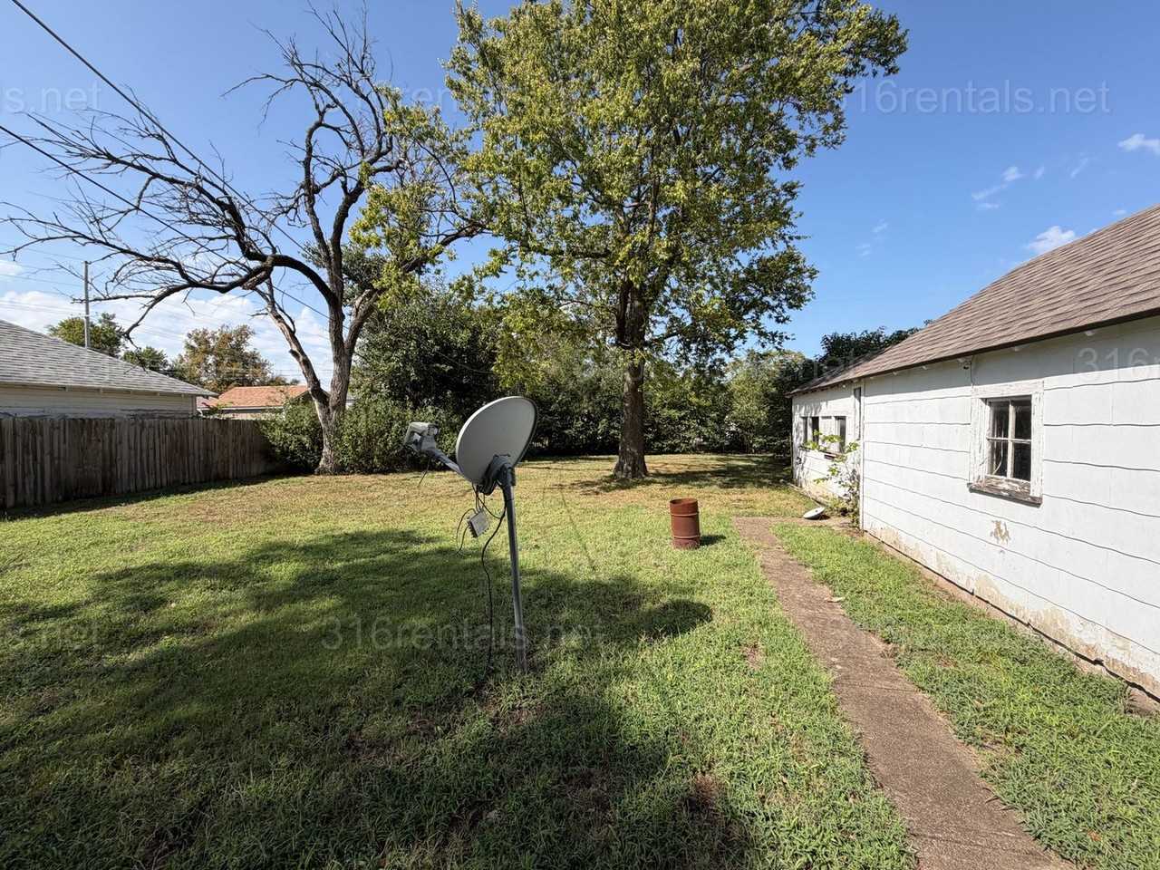 511 S Magnolia St - Photo 6 of 6