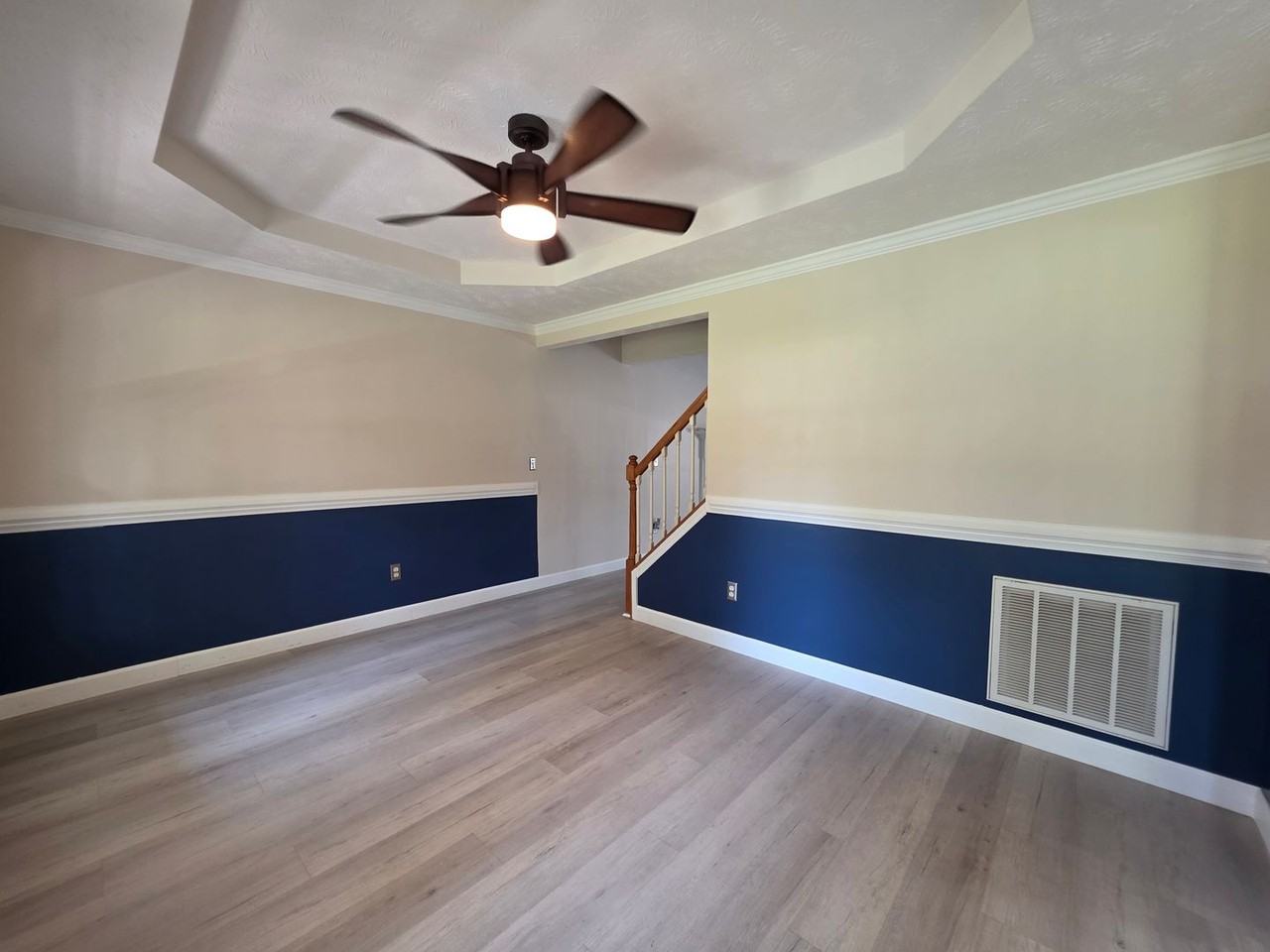 184 E Ridge Ct - Photo 3 of 26