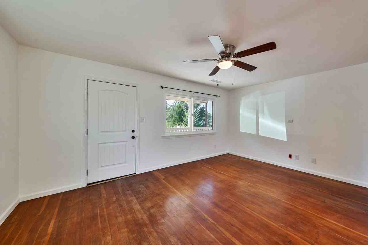 2905 Wood St - Photo 3 of 24