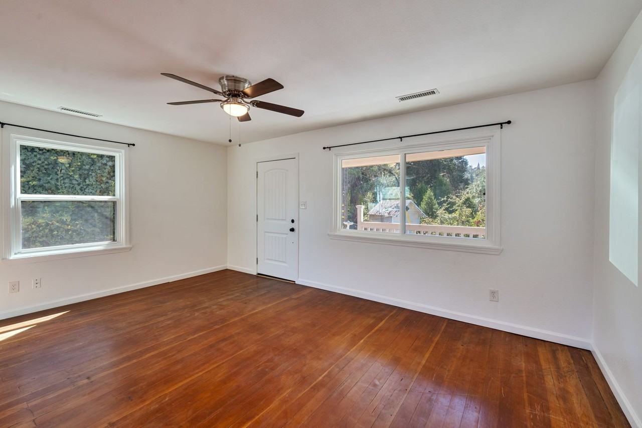 2905 Wood St - Photo 7 of 24