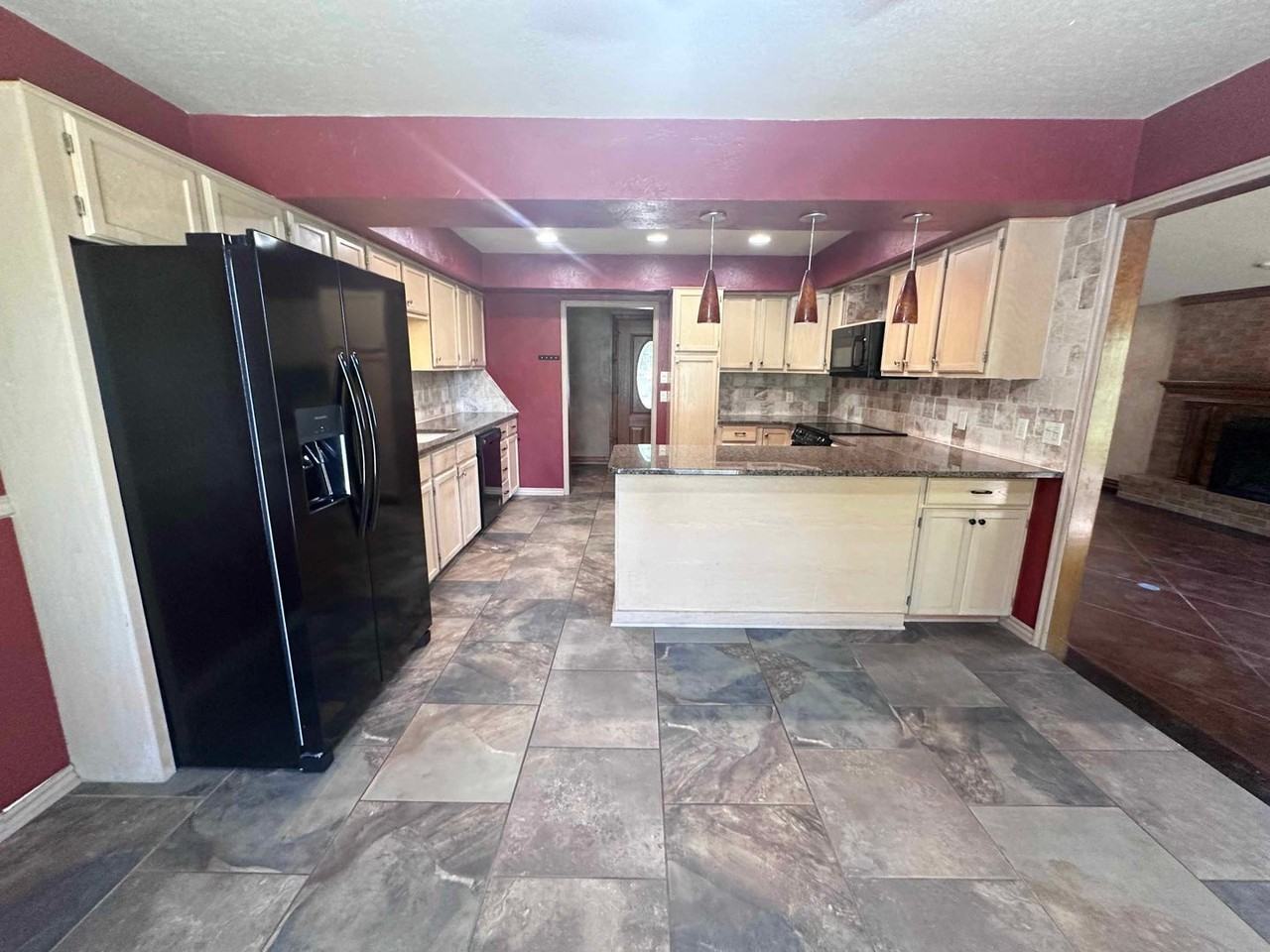 804 Lakeside Cir - Photo 6 of 27