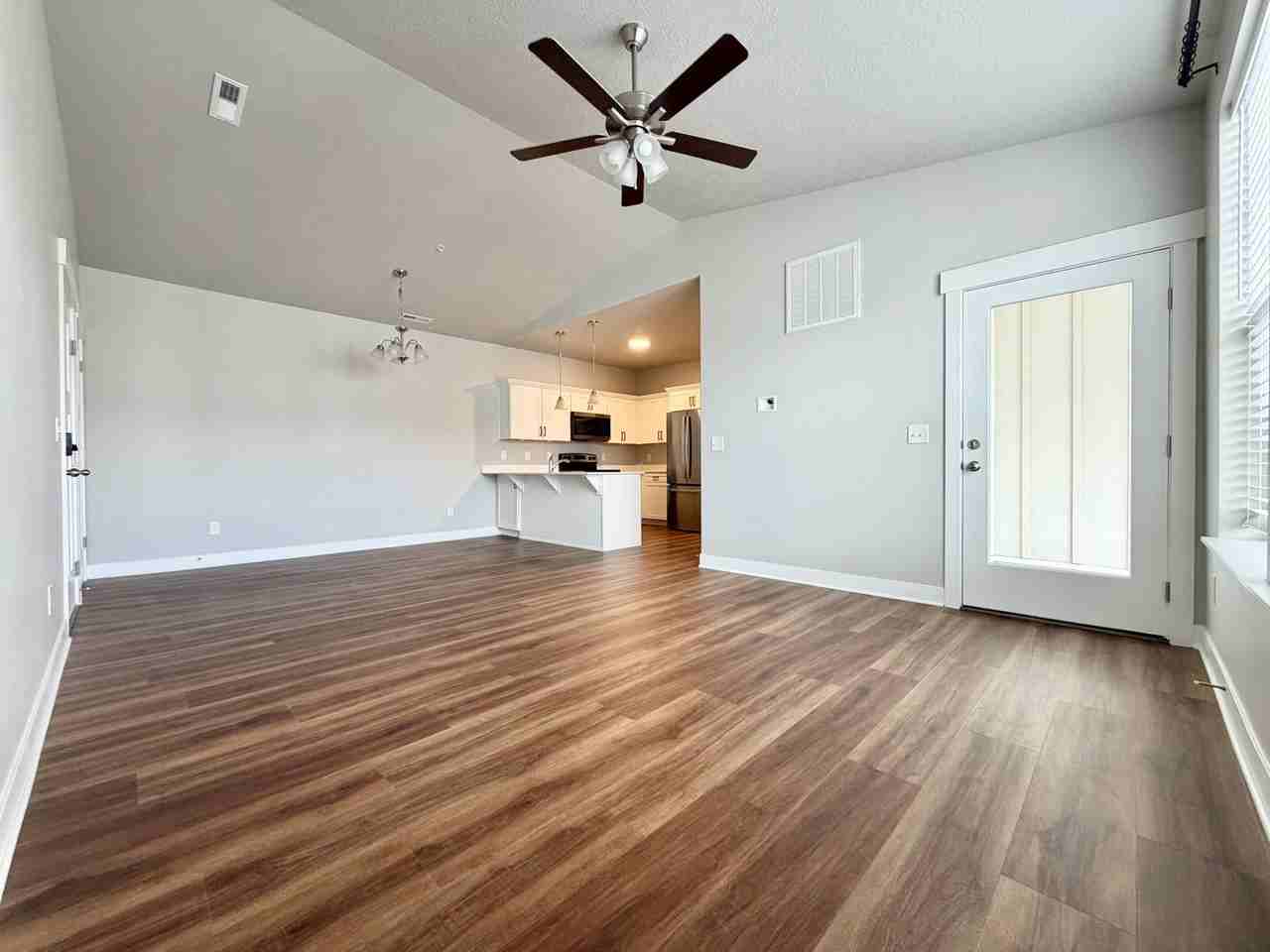 936 W Big Ben Ln - Photo 4 of 28