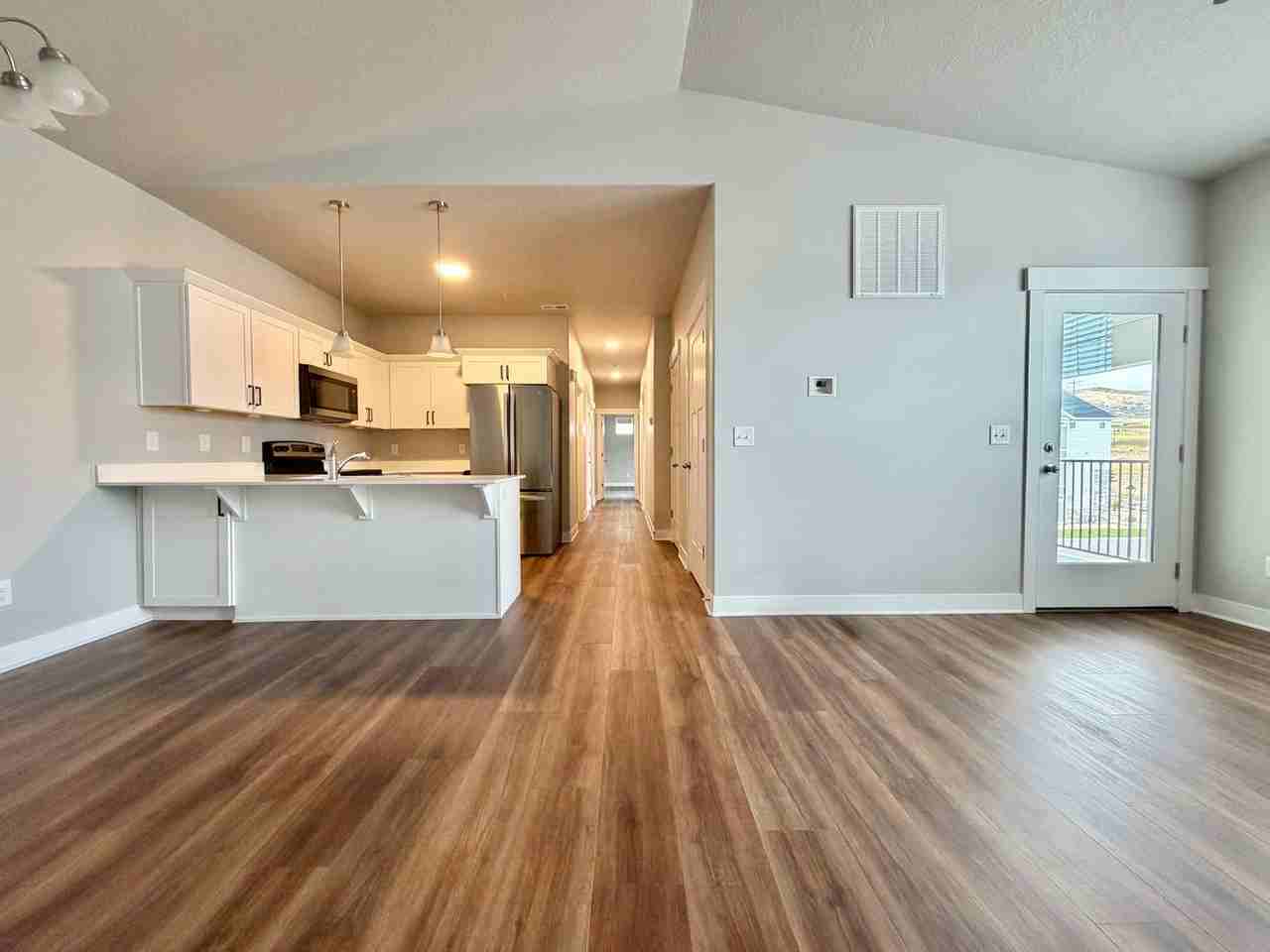 936 W Big Ben Ln - Photo 7 of 28