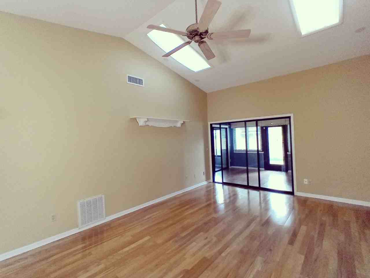2503 Tahoe Cir - Photo 4 of 24