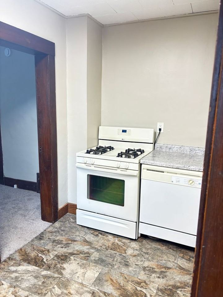 2118 Short St - Photo 3 of 10