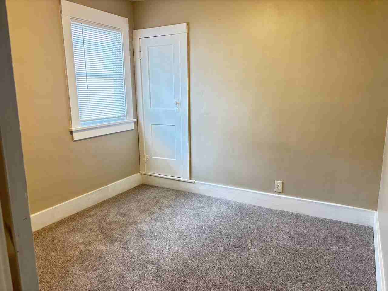 2118 Short St - Photo 6 of 10