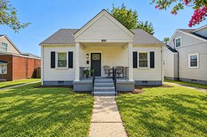featured image of 981 Wolcott Ave