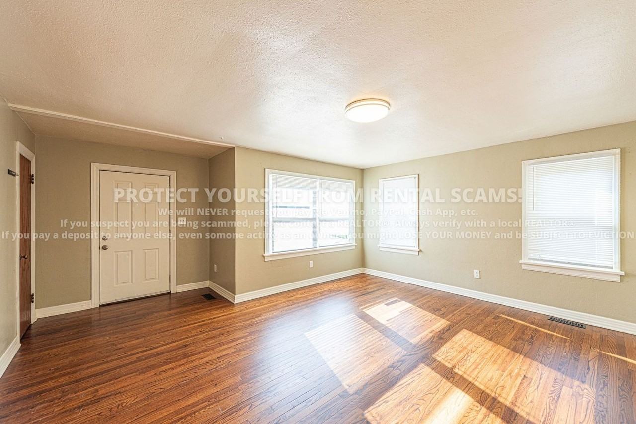 1323 N Garland Ave - Photo 3 of 18
