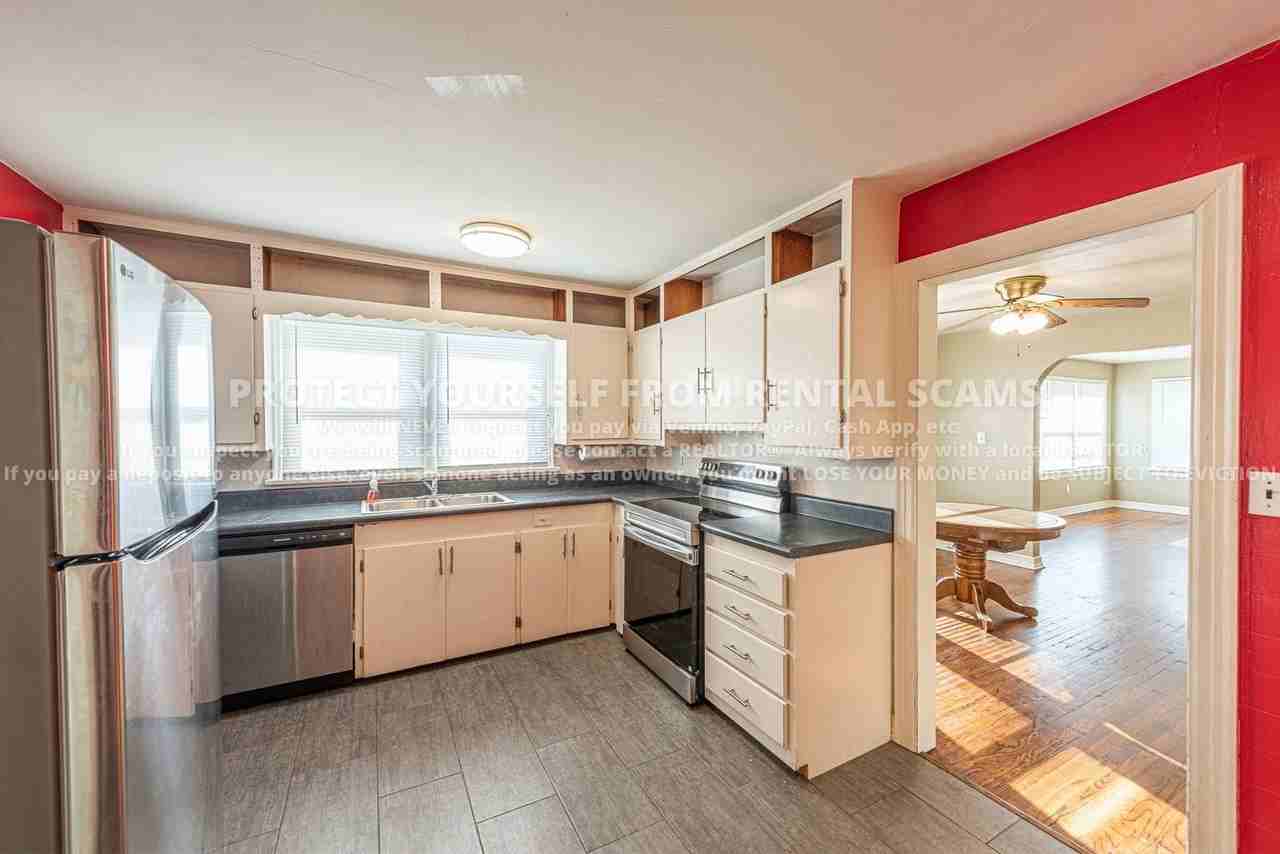 1323 N Garland Ave - Photo 6 of 18