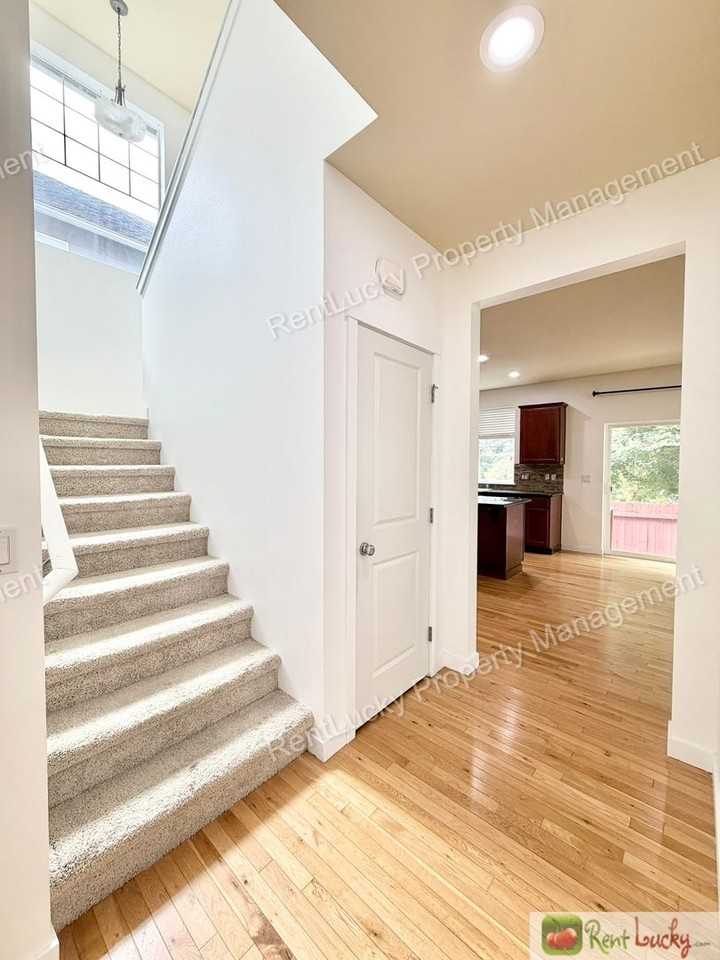 16432 42nd Dr Se - Photo 5 of 32