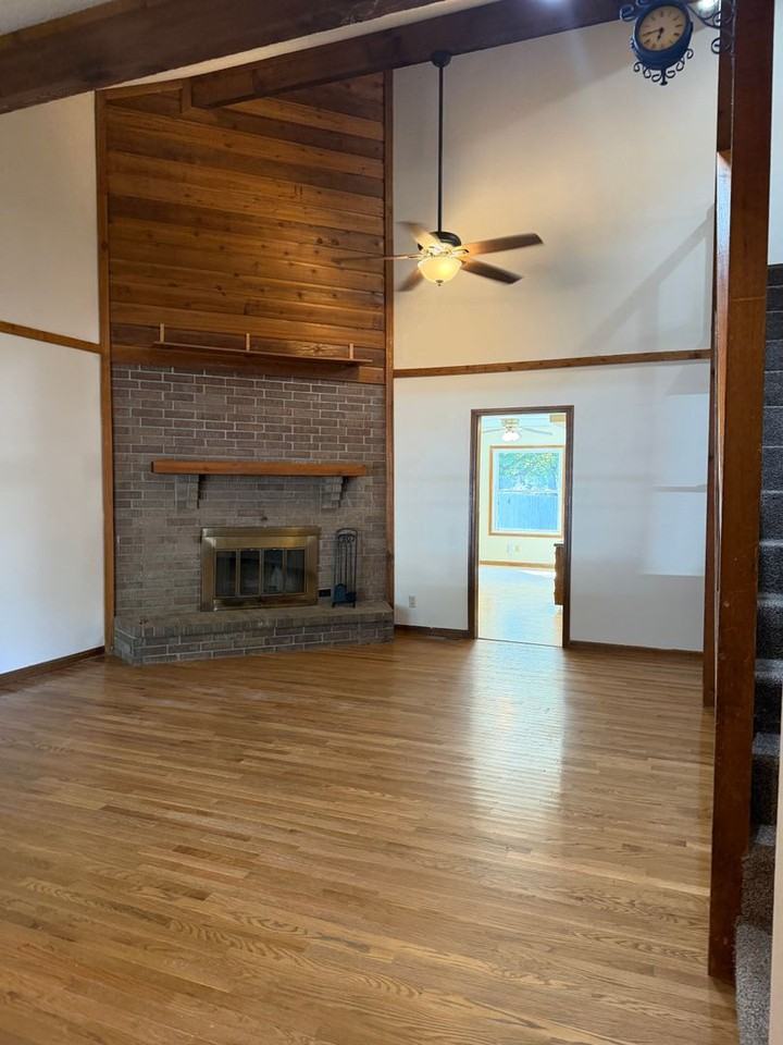 3735 N Pickwick Ave - Photo 2 of 18