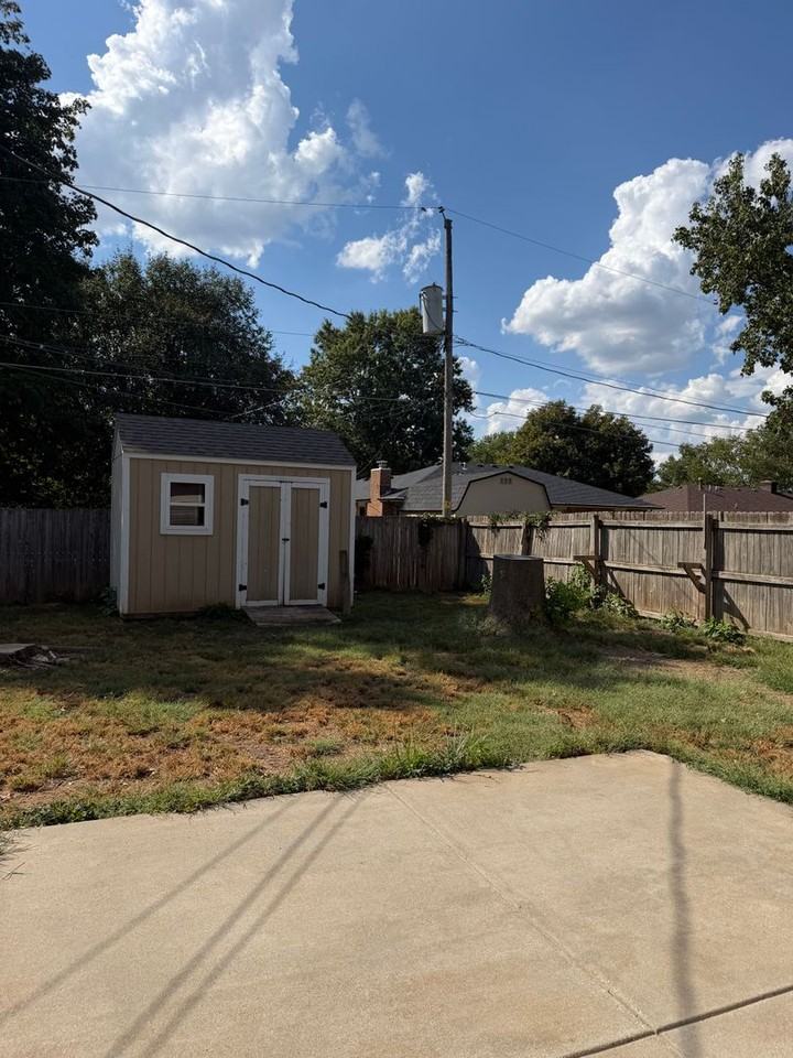 3735 N Pickwick Ave - Photo 4 of 18