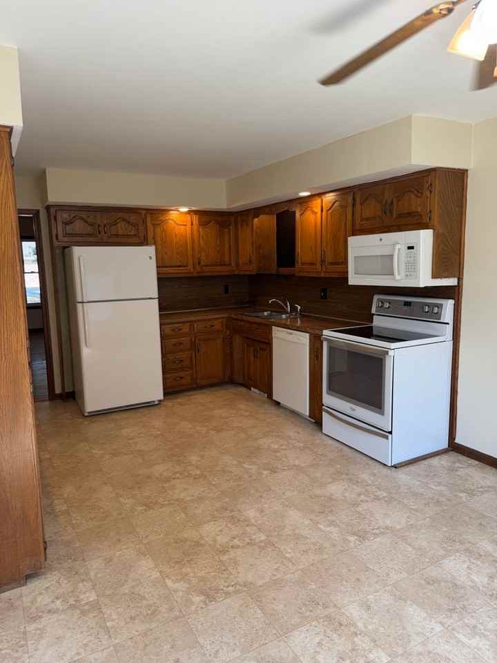 3735 N Pickwick Ave - Photo 5 of 18