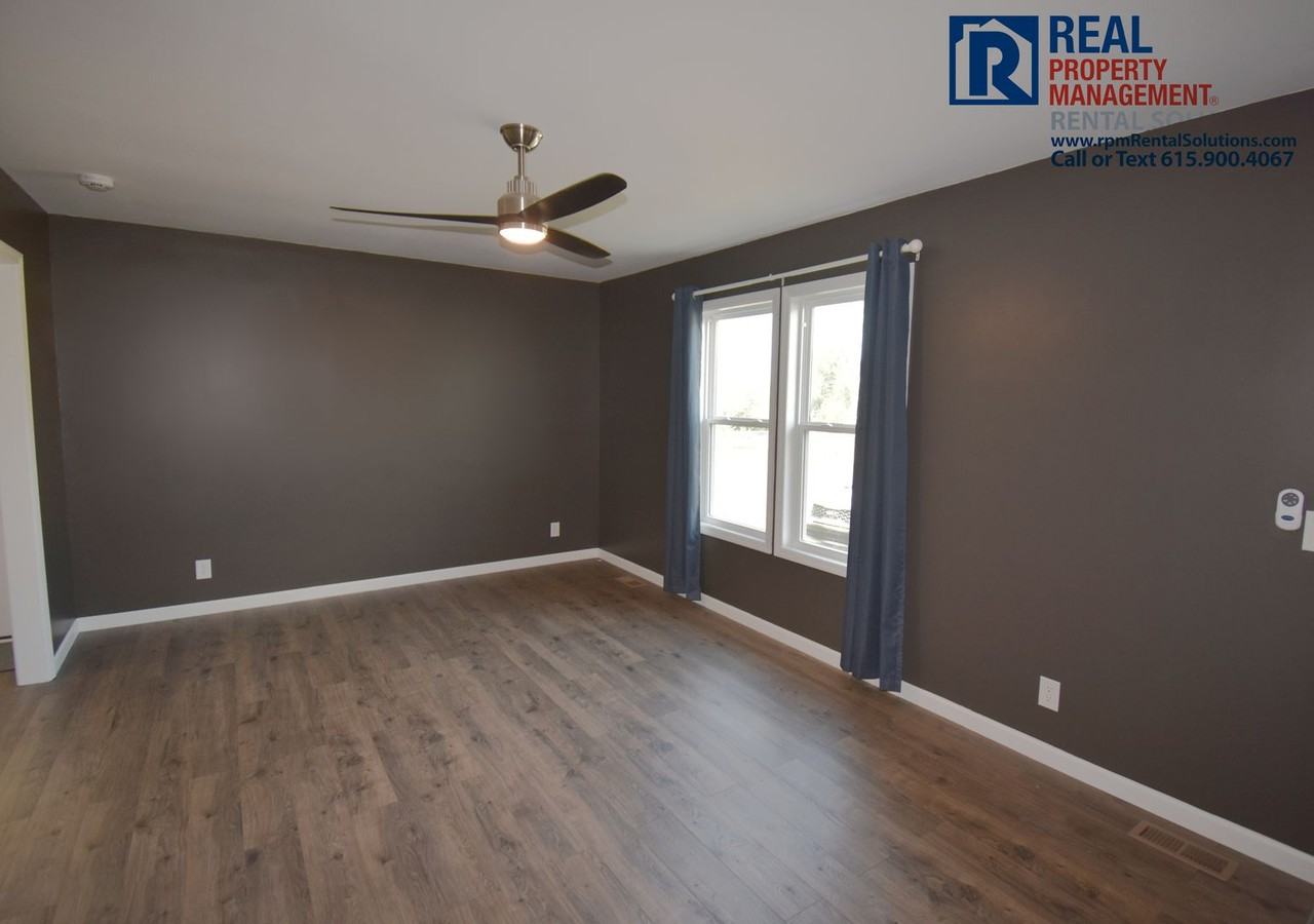 401 Dunnaway St - Photo 4 of 20