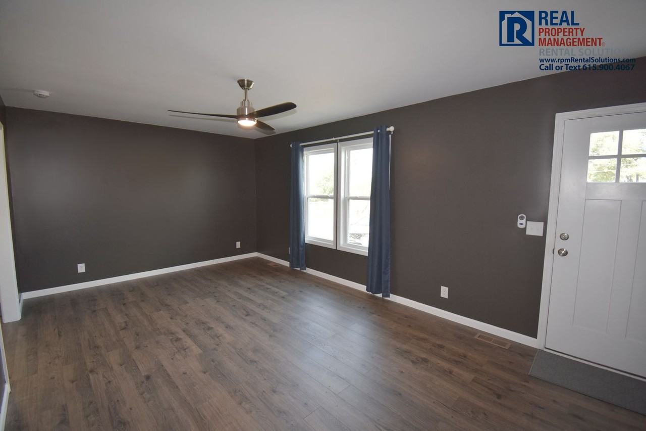 401 Dunnaway St - Photo 6 of 20