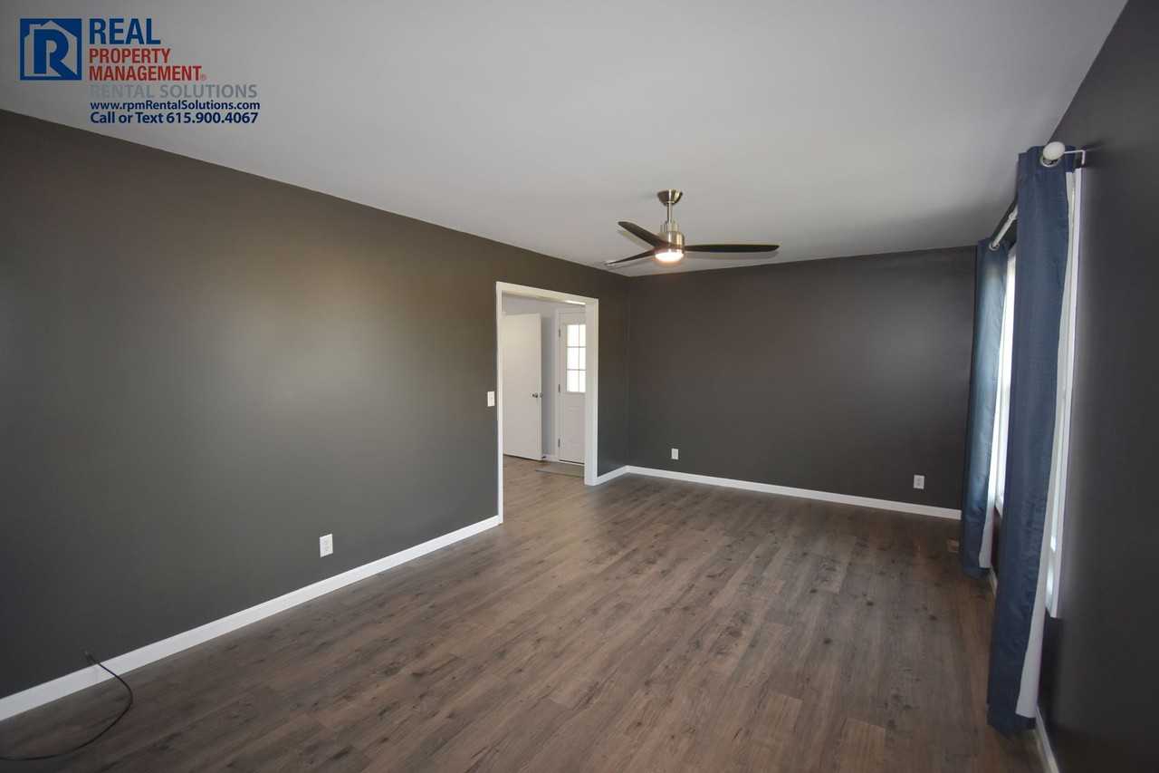 401 Dunnaway St - Photo 7 of 20