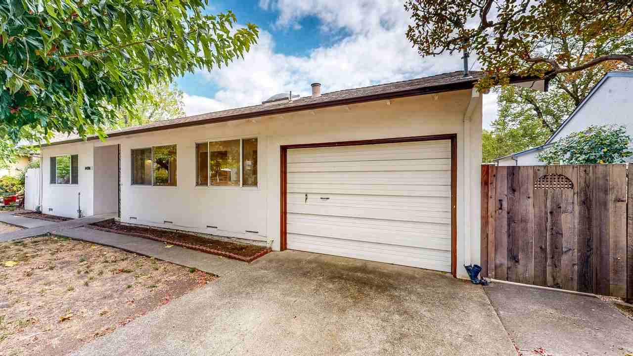 1426 3rd St - Photo 4 of 50