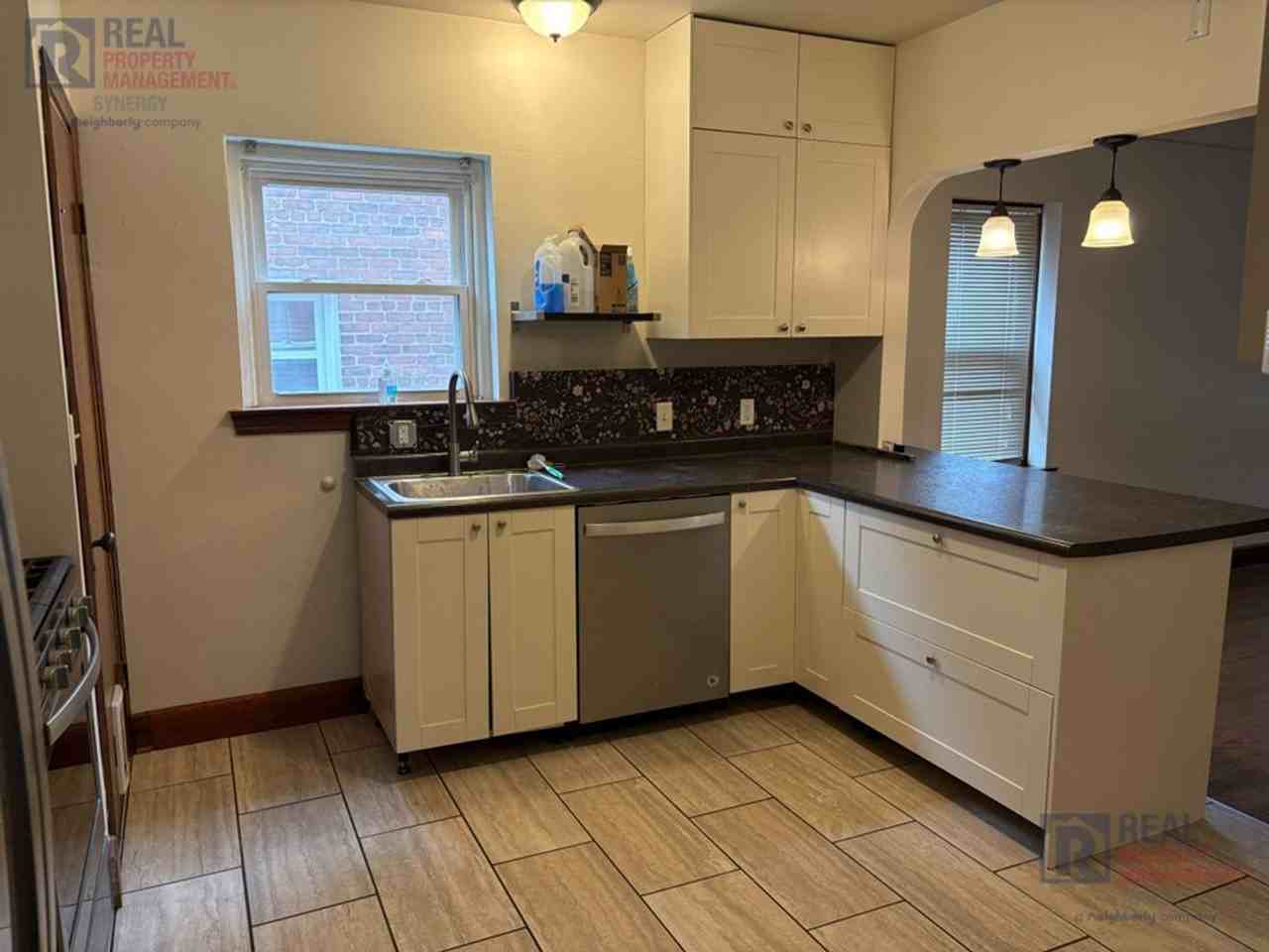 3355 Elizabeth Dr - Photo 4 of 16