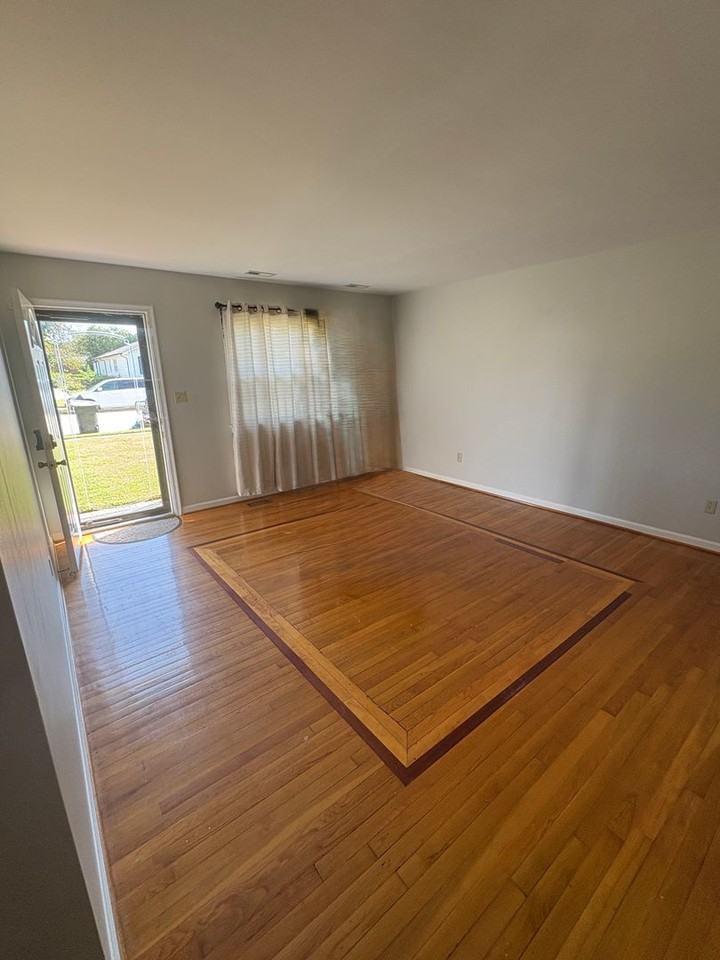 113 Bowen Dr - Photo 2 of 14