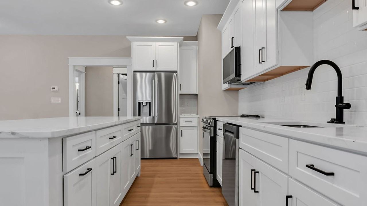 306 306 N Jefferson St - 306 N Jefferson St. - Photo 2 of 42