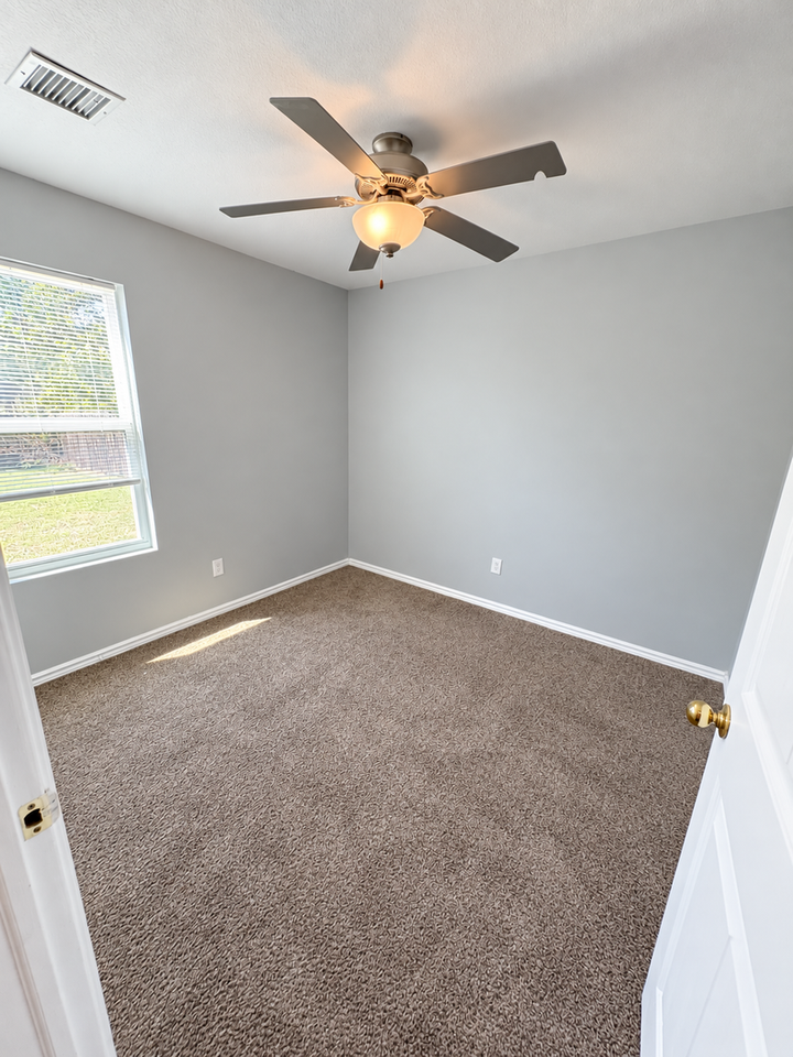 1137 N Estelle Ave - Photo 4 of 11