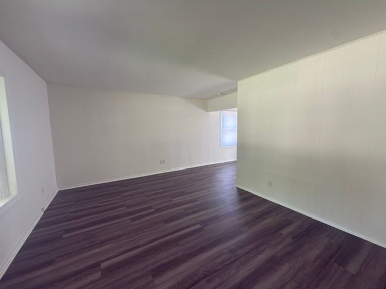 1411 Scottsdale Dr - Photo 2 of 9