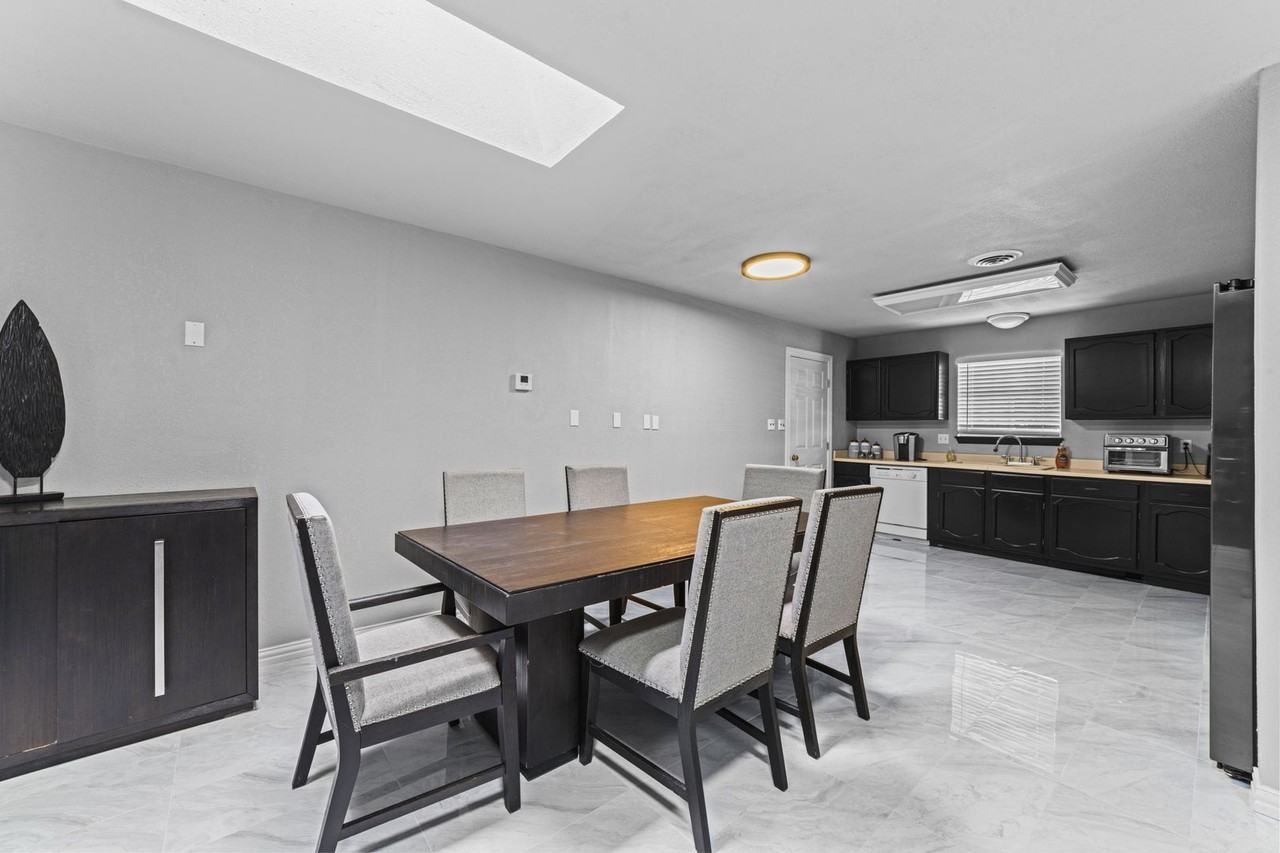 3013 N Gantt Ave - Photo 4 of 17