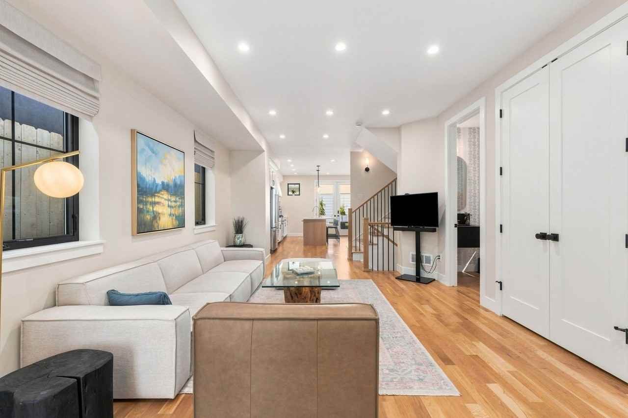 1615L Yates St - Photo 5 of 50