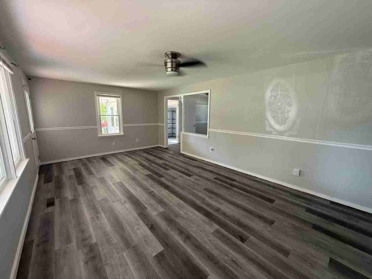 213 E 21st St - Photo 2 of 21