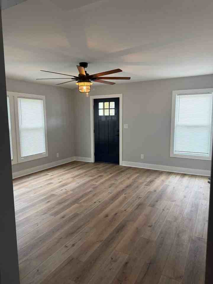 Renovated Duplex - Photo 3 of 37