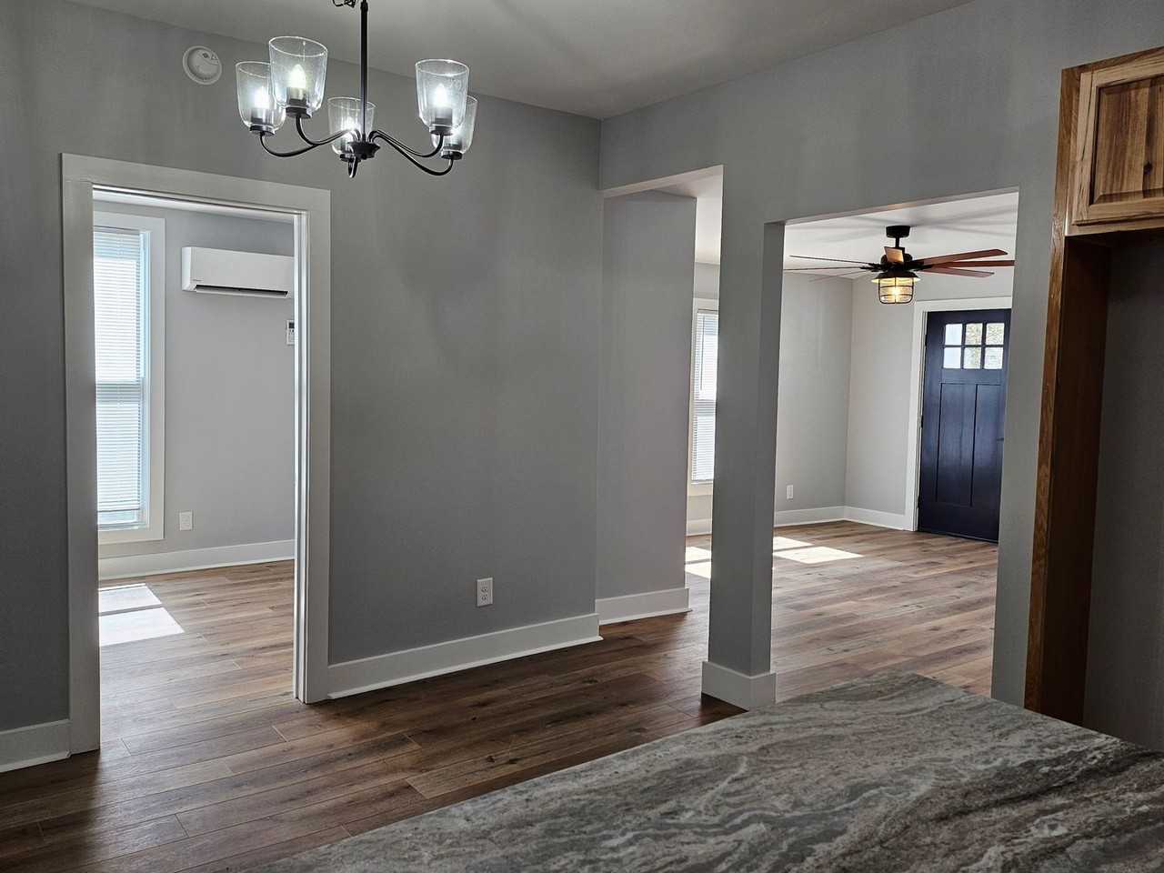Renovated Duplex - Photo 4 of 37