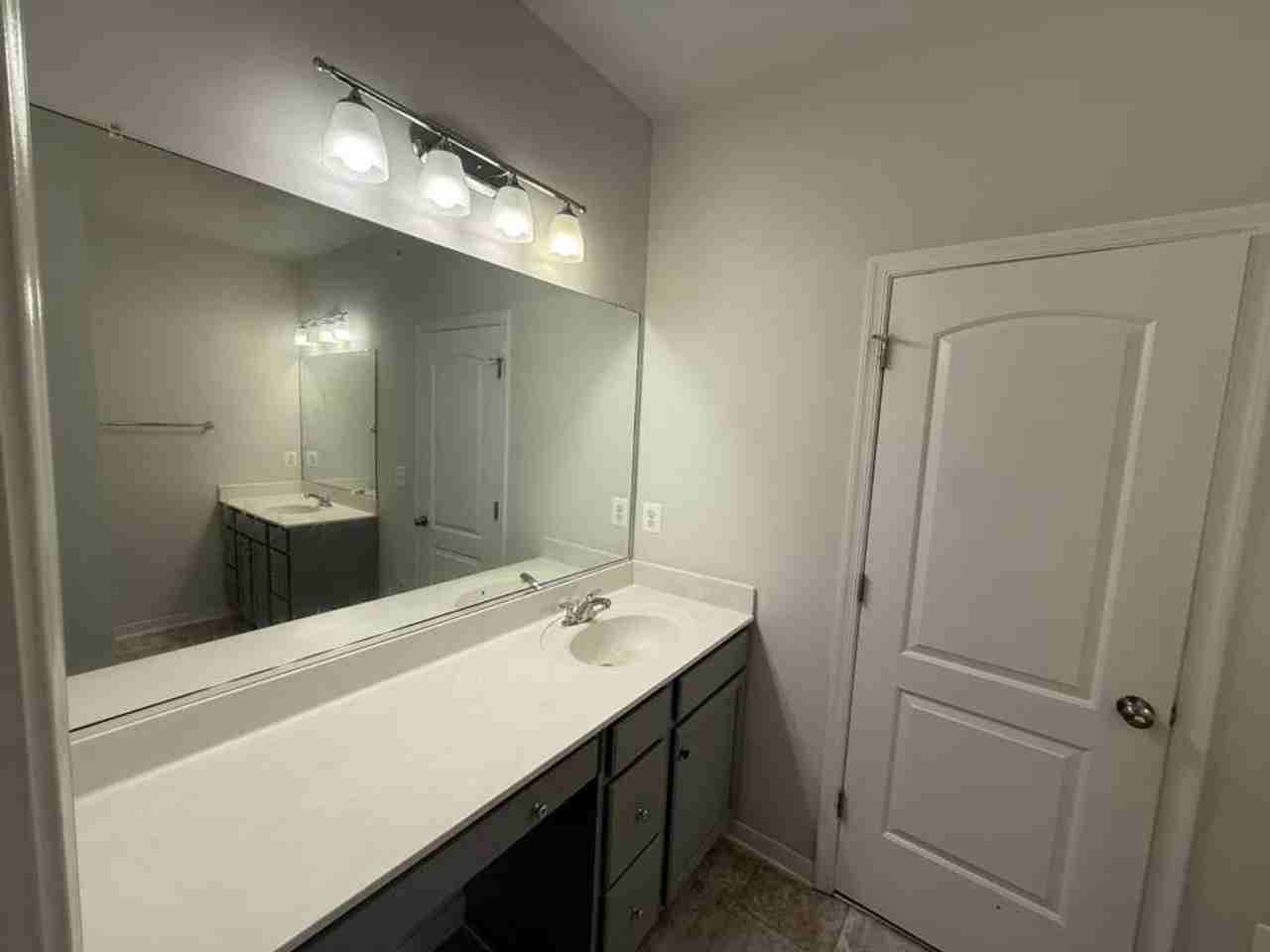 5912 Whitehurst Ln - Photo 4 of 19