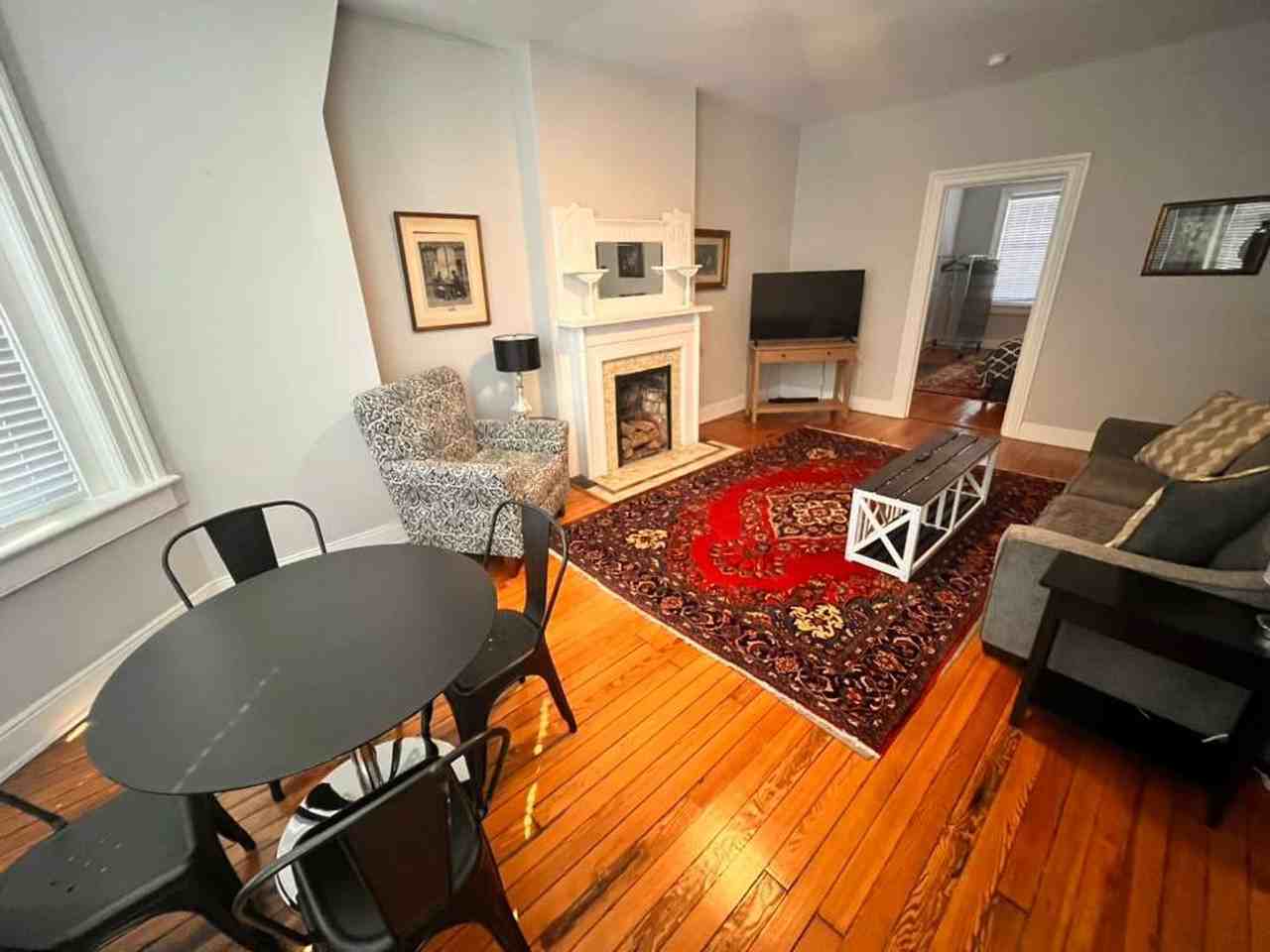 18 W Franklin St - Photo 4 of 9