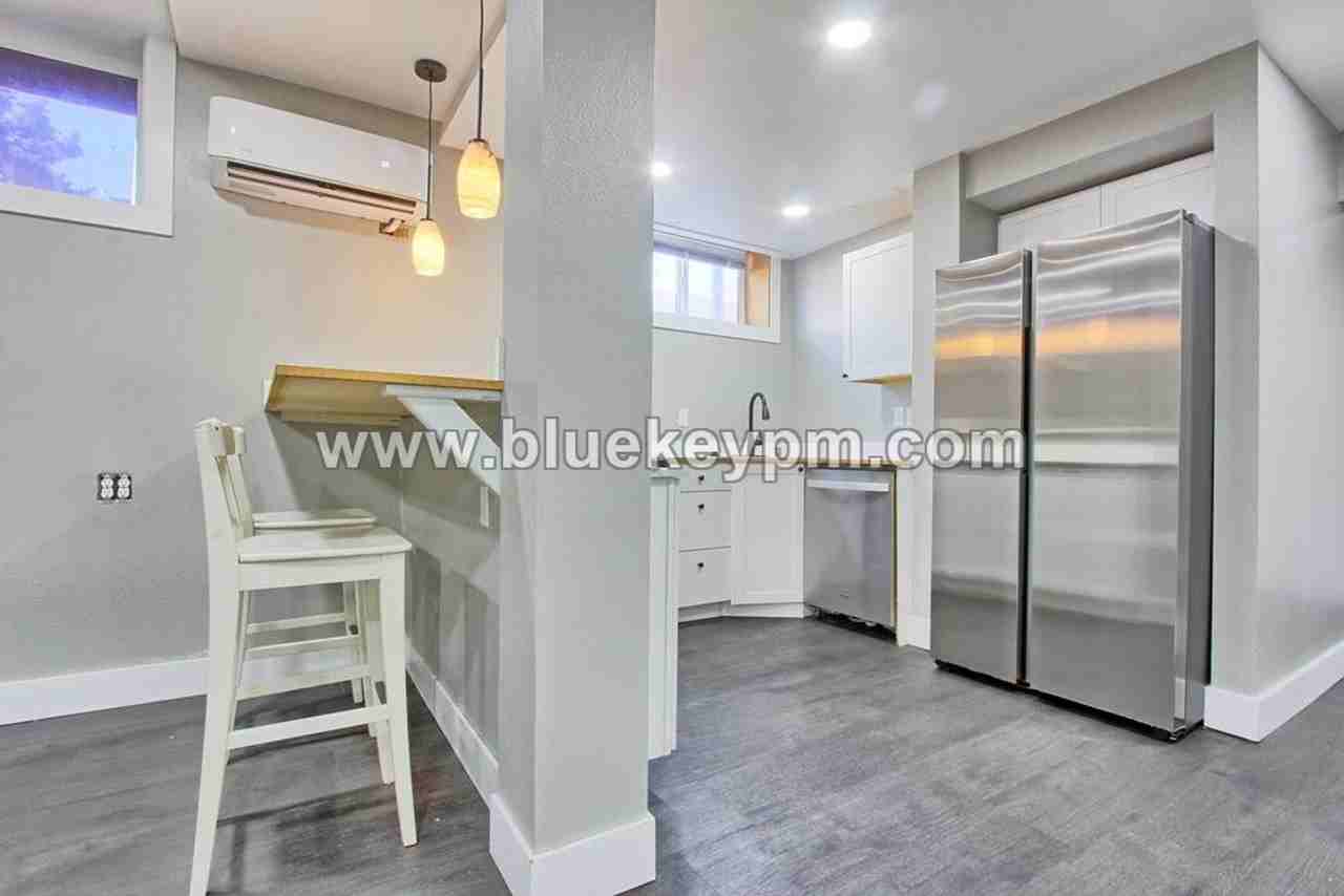 2400 Lincoln Ave #A - Photo 7 of 11