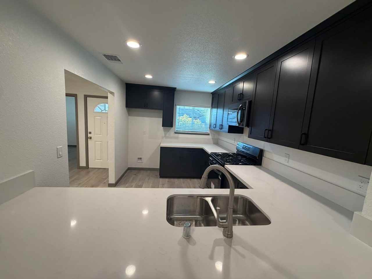 7330 Stratford Pl - Photo 2 of 32