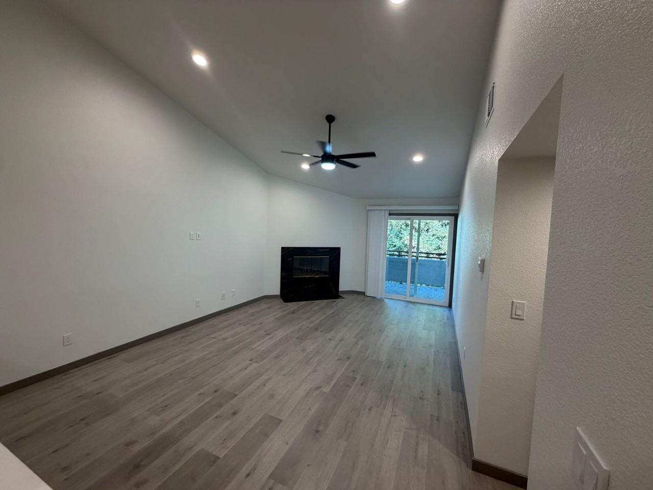 7330 Stratford Pl - Photo 3 of 32