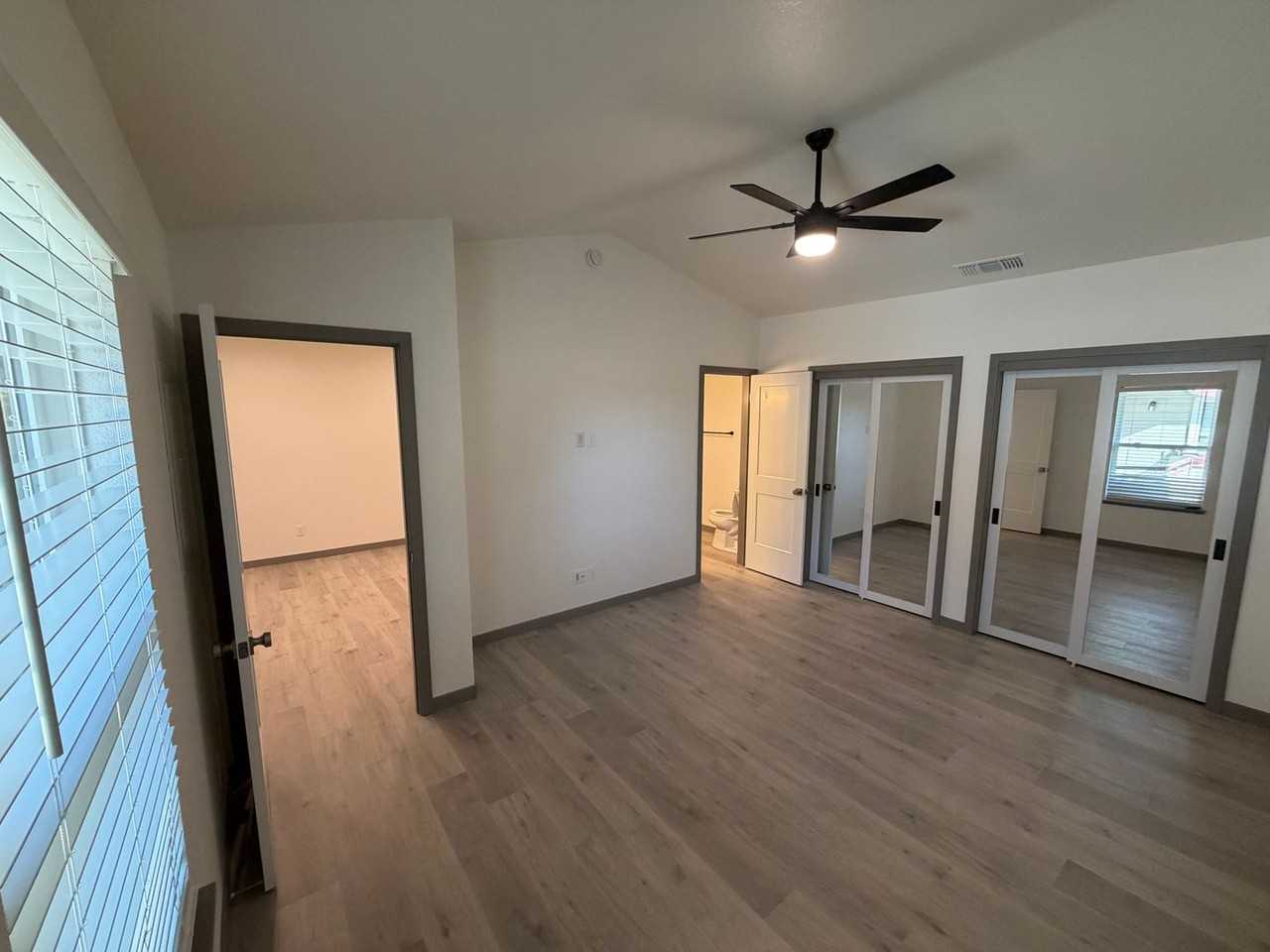 7330 Stratford Pl - Photo 4 of 32