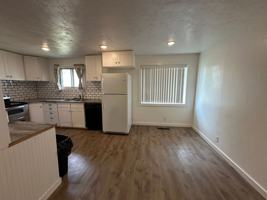 featured image of 358 W 4th S